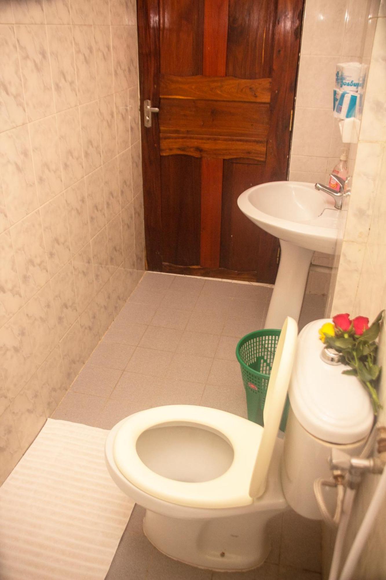 Wakawaka Hostel Аруша Стая снимка