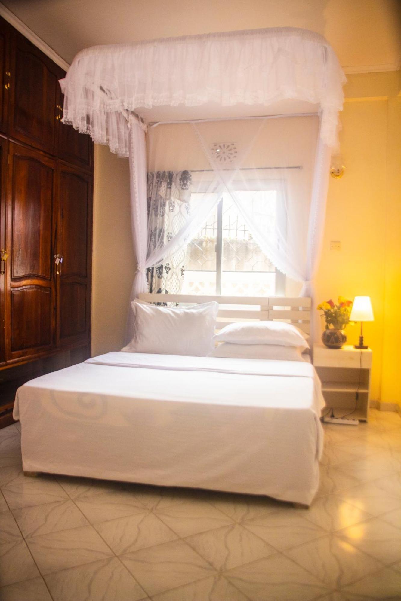Wakawaka Hostel Аруша Екстериор снимка